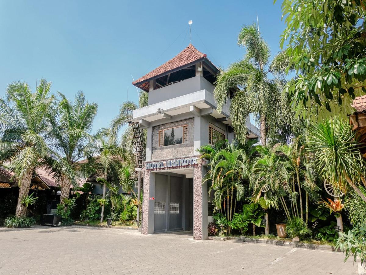Hotel Mahkota Plengkung By Ecommerceloka Banyuwangi  Exterior photo