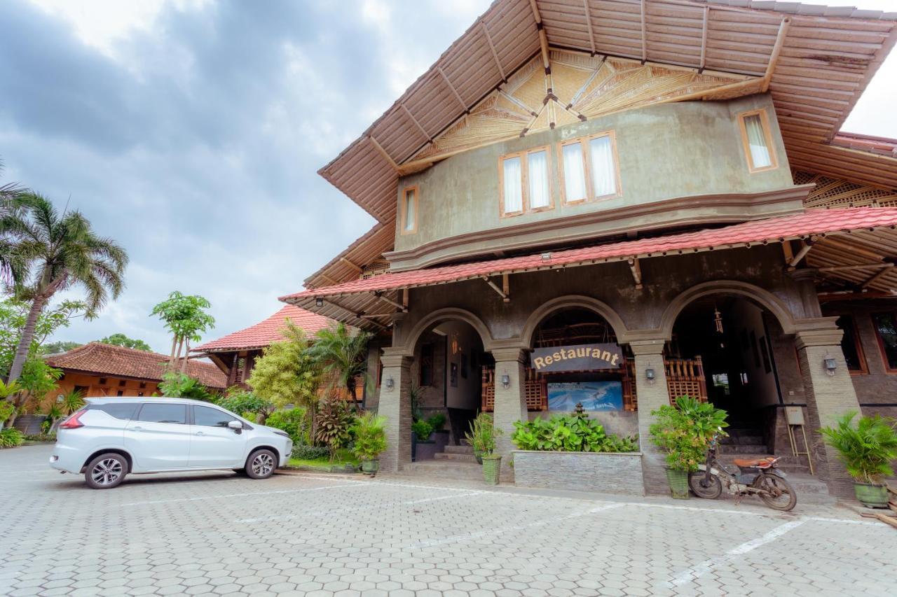 Hotel Mahkota Plengkung By Ecommerceloka Banyuwangi  Exterior photo