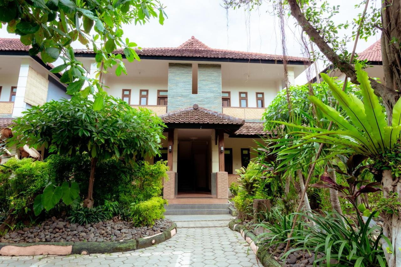 Hotel Mahkota Plengkung By Ecommerceloka Banyuwangi  Exterior photo