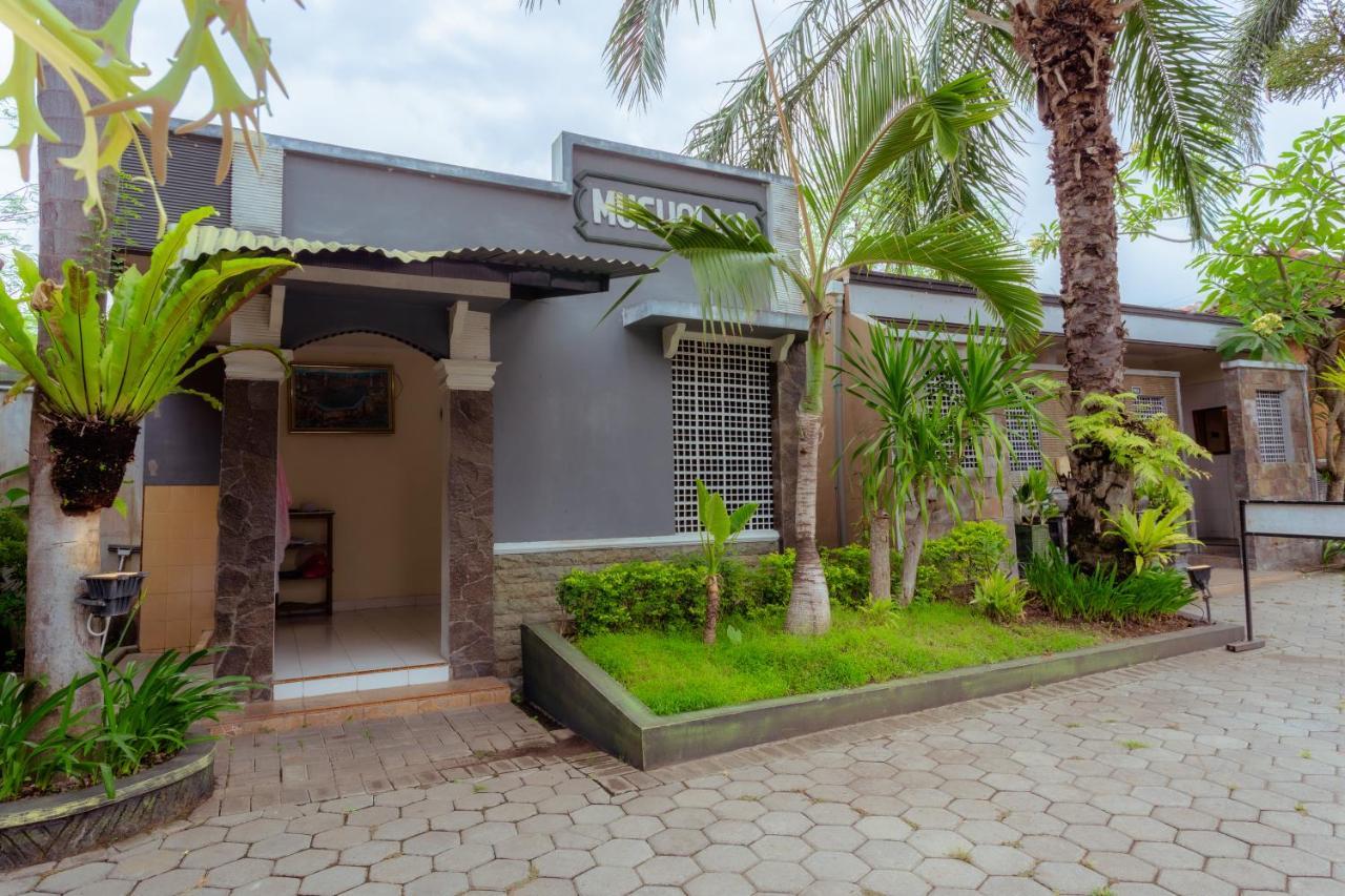 Hotel Mahkota Plengkung By Ecommerceloka Banyuwangi  Exterior photo