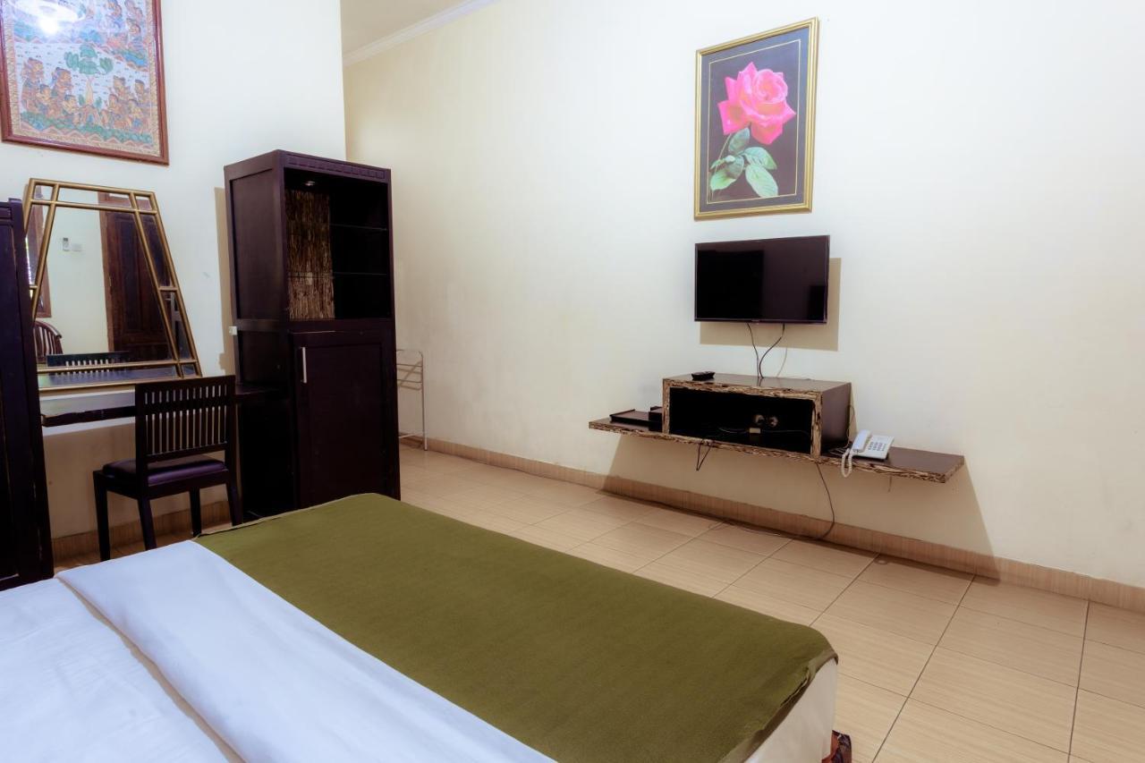 Hotel Mahkota Plengkung By Ecommerceloka Banyuwangi  Exterior photo